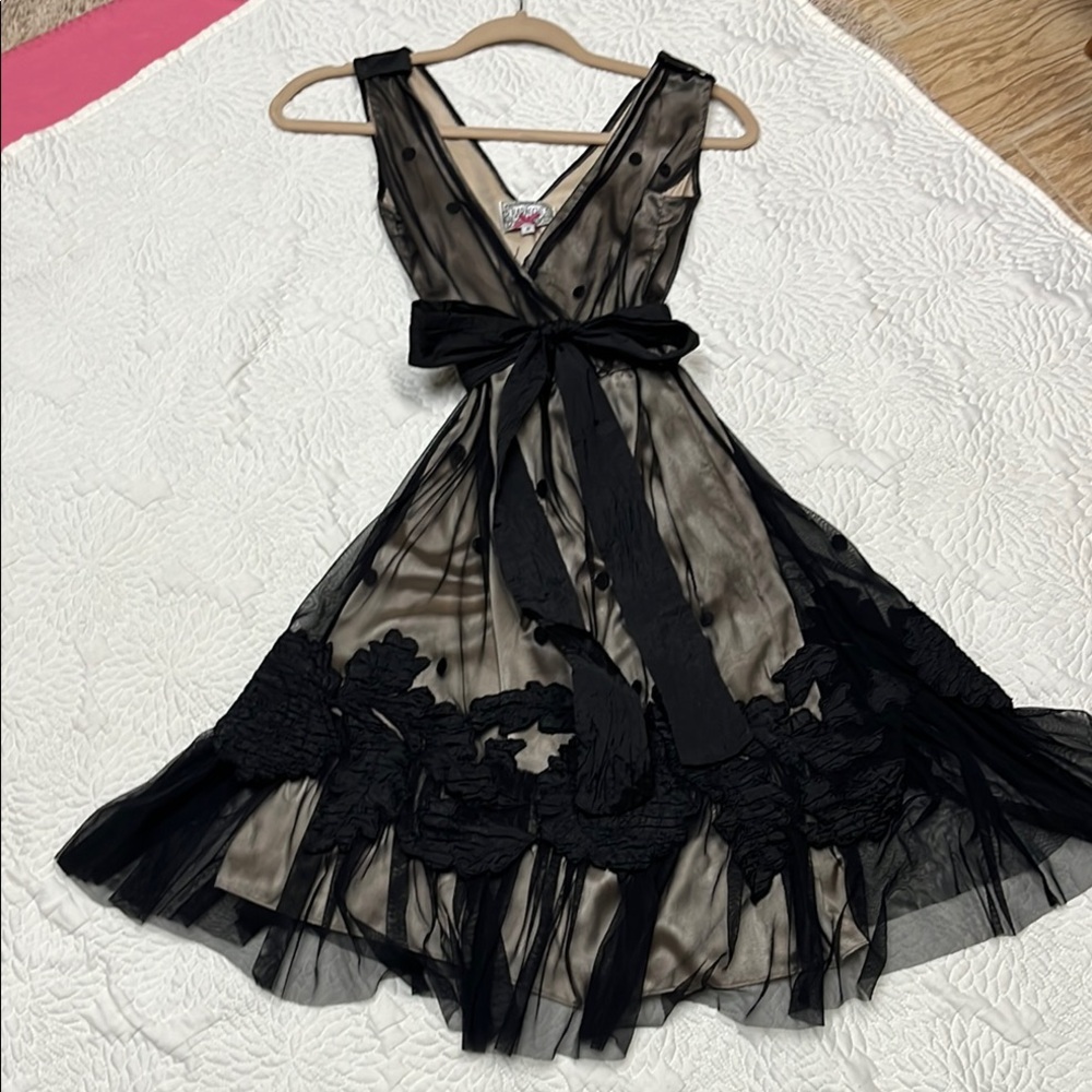 Cream and Black Sleeveless V-Neck Cocktail Sundress